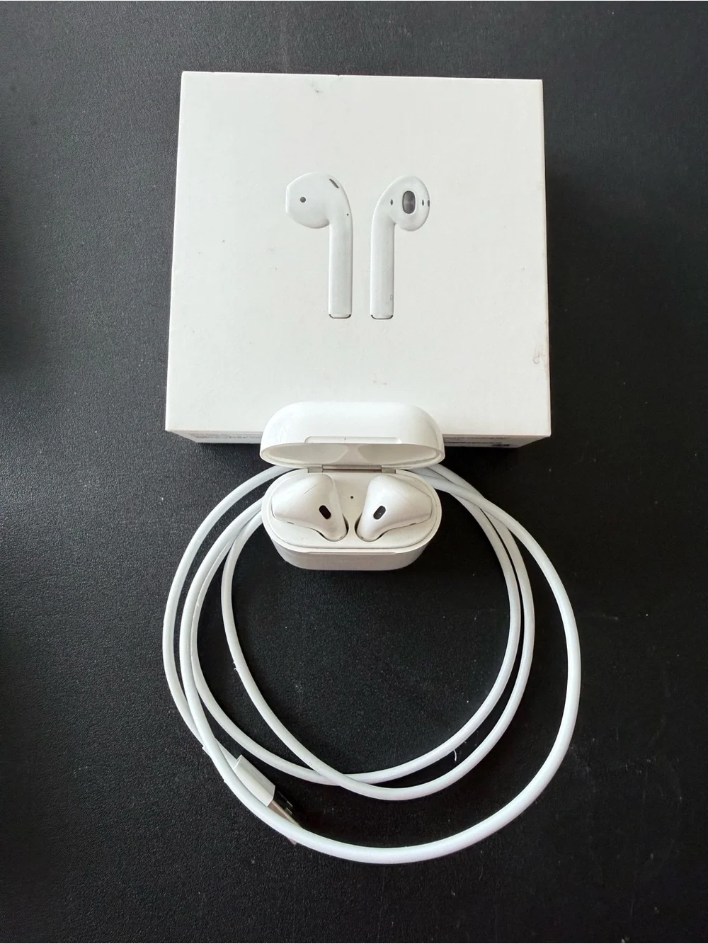 Apple AirPods 1st generation with Charging Case and Box